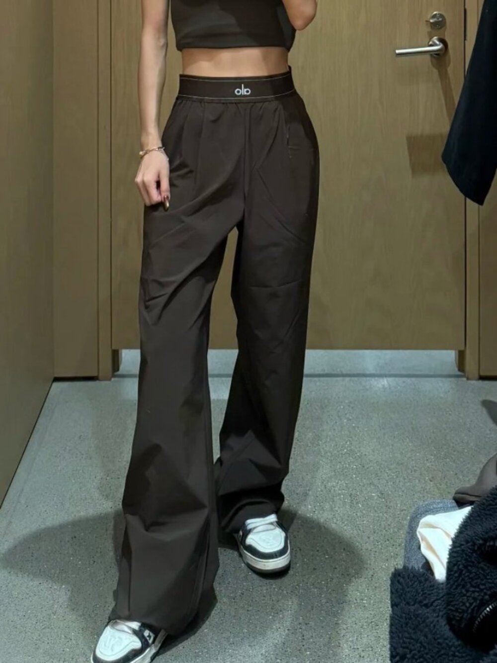 Alo Yoga Regular Suit Up Trouser Espresso Wide Leg🌝Summer Lightweight Breezy🌴 - Picture 7 of 7